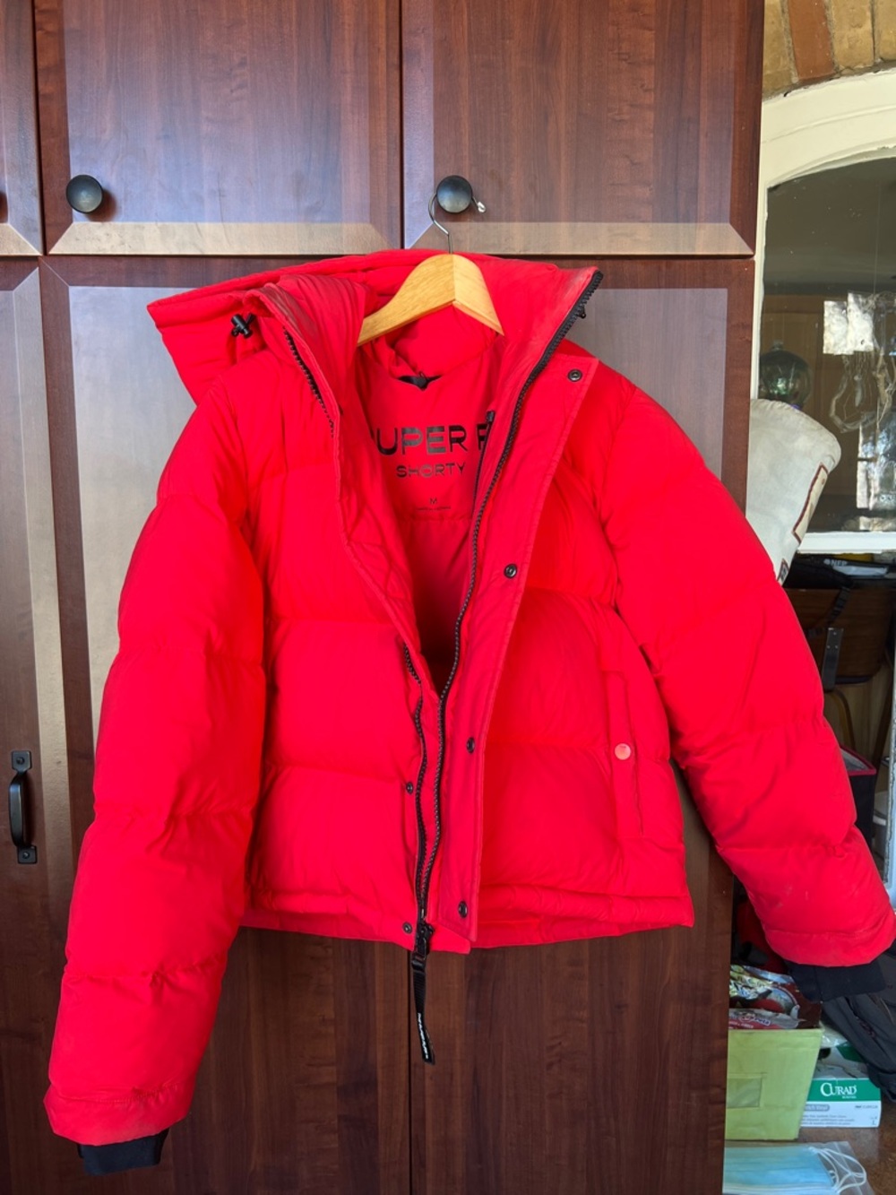 ARITZIA SUPERPUFF shorty red jacked.